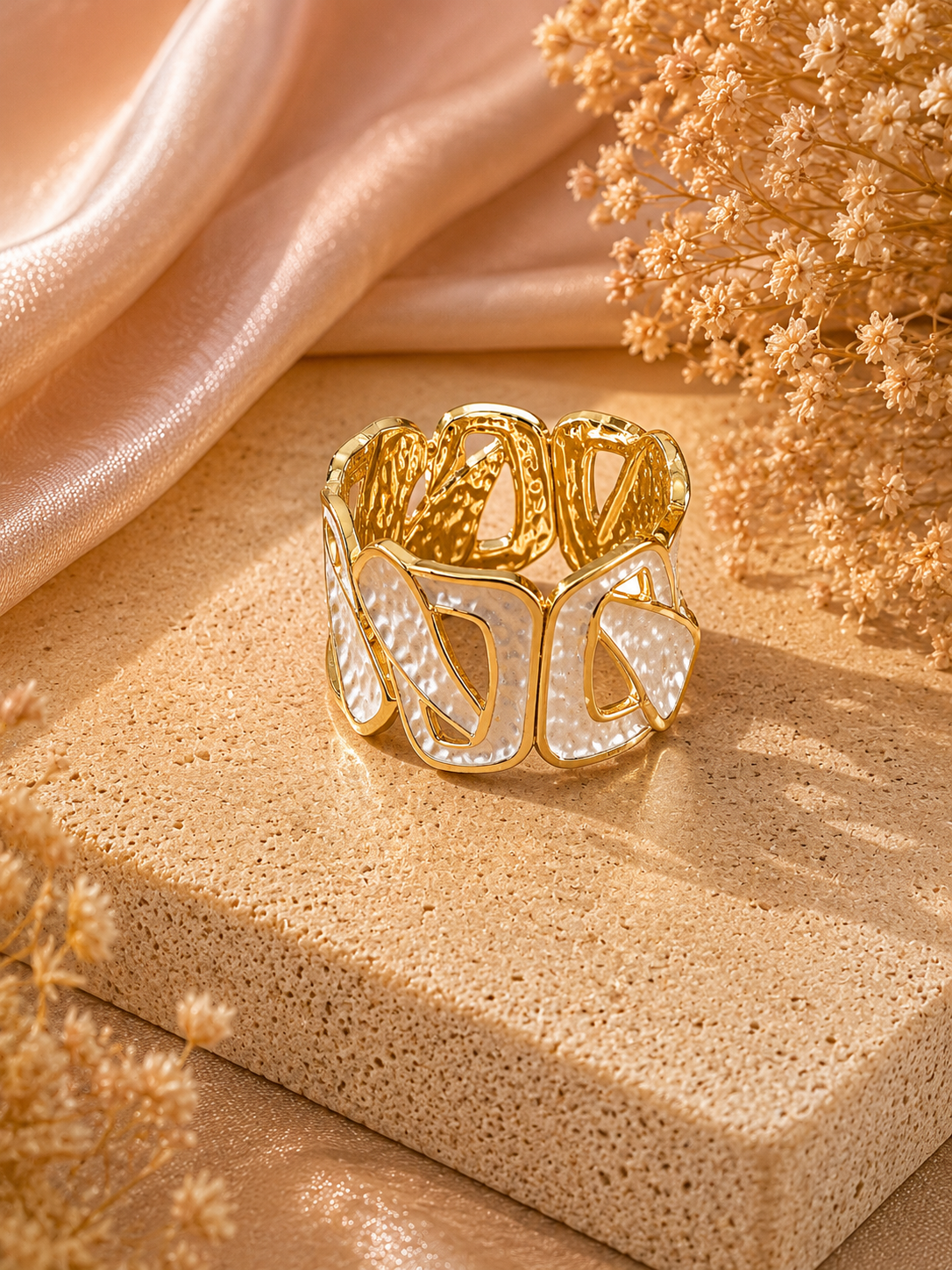 Lunéa Sculpted Cuff Bracelet