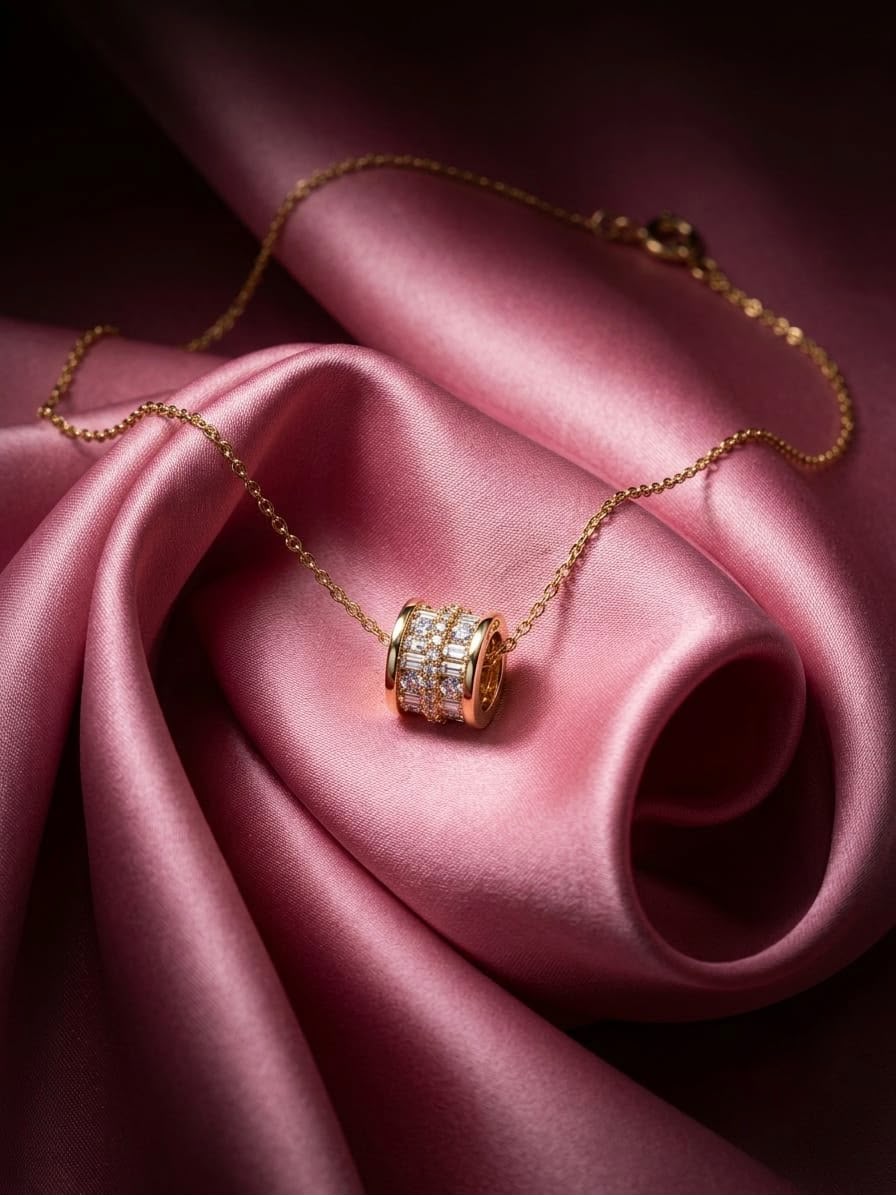 Maison cylindre pavè necklace