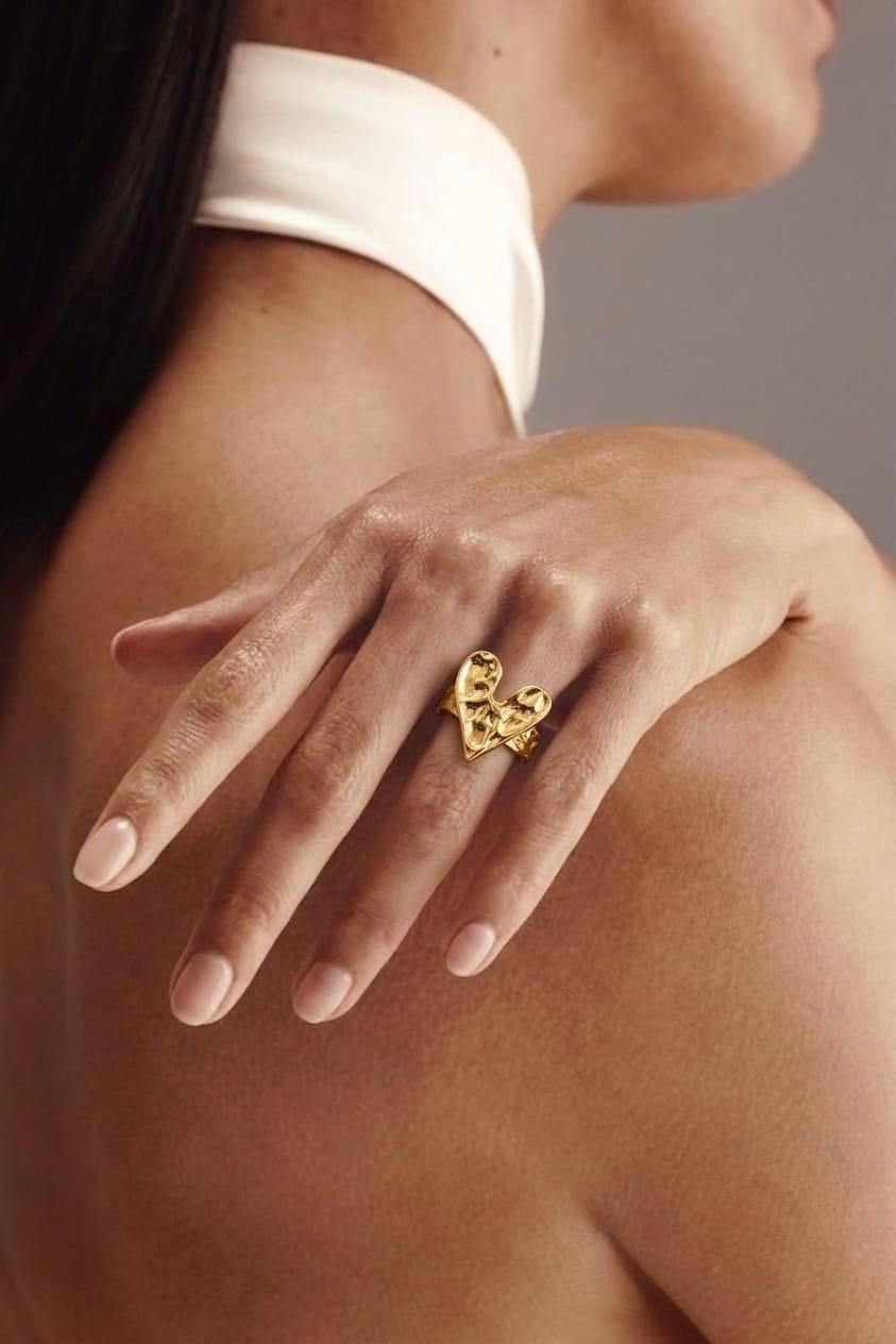 Sculpted Heart Anti-Tarnish Ring